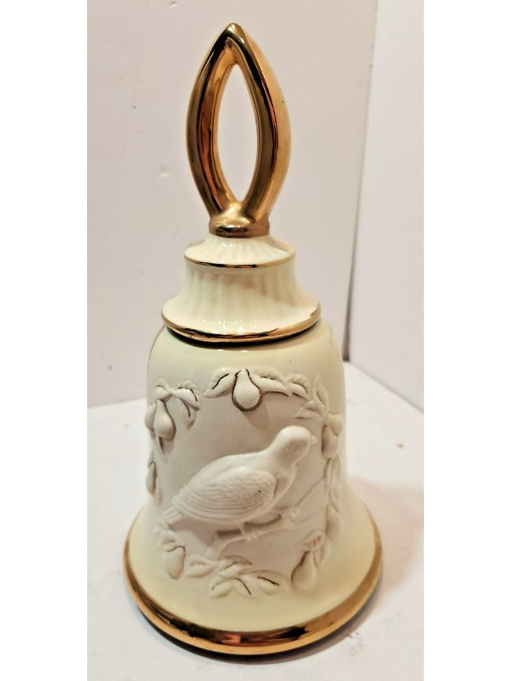 Vintage 1988 Jim Beam's Musical Bell Decanter w/Partridge Cream Gold "12 Days"